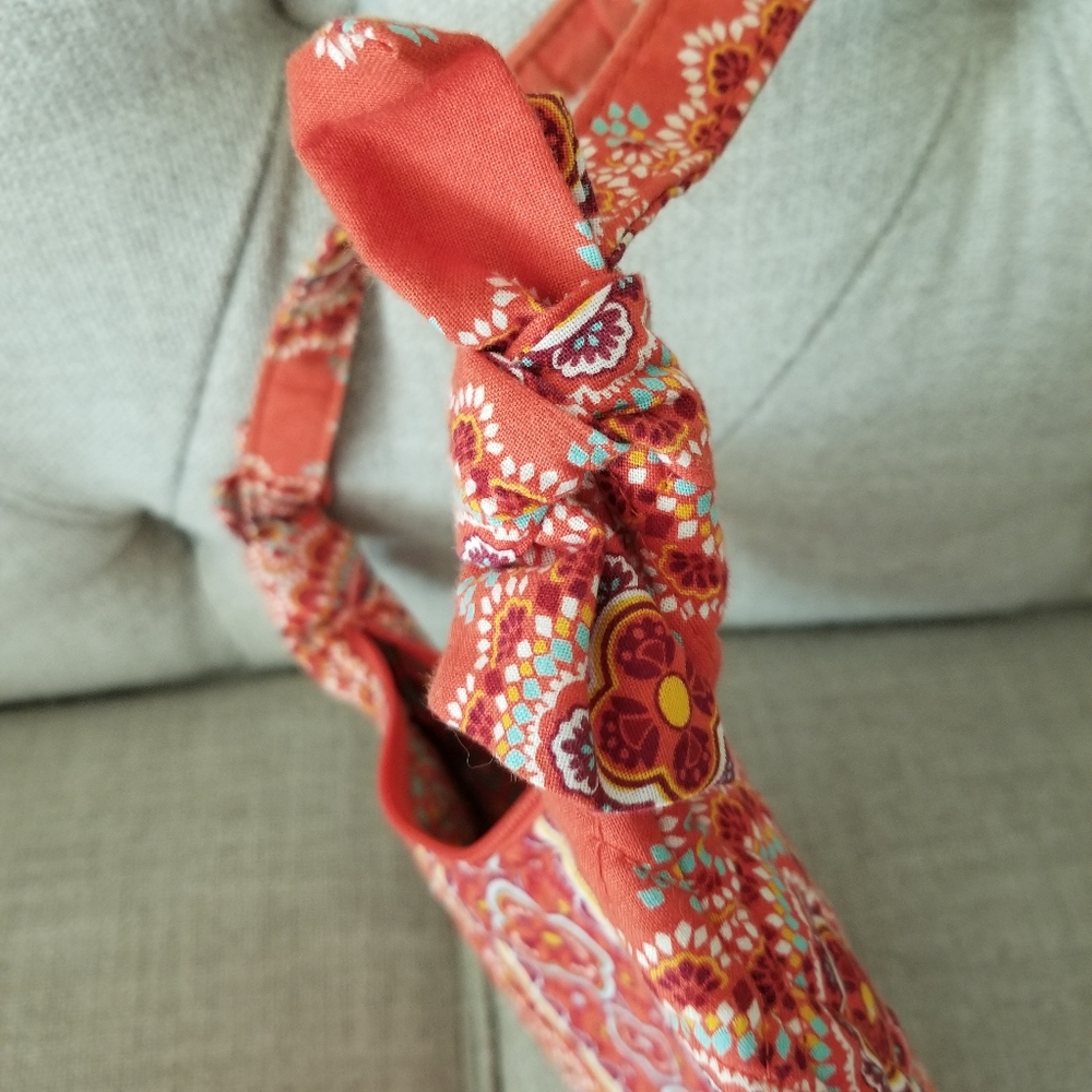 Vera Bradley small hobo style shoulder bag - Picture 4 of 4